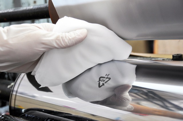 ผ้าและกระดาษเช็ดทำความสะอาด